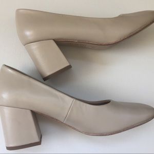 Sole Society Beige Pumps